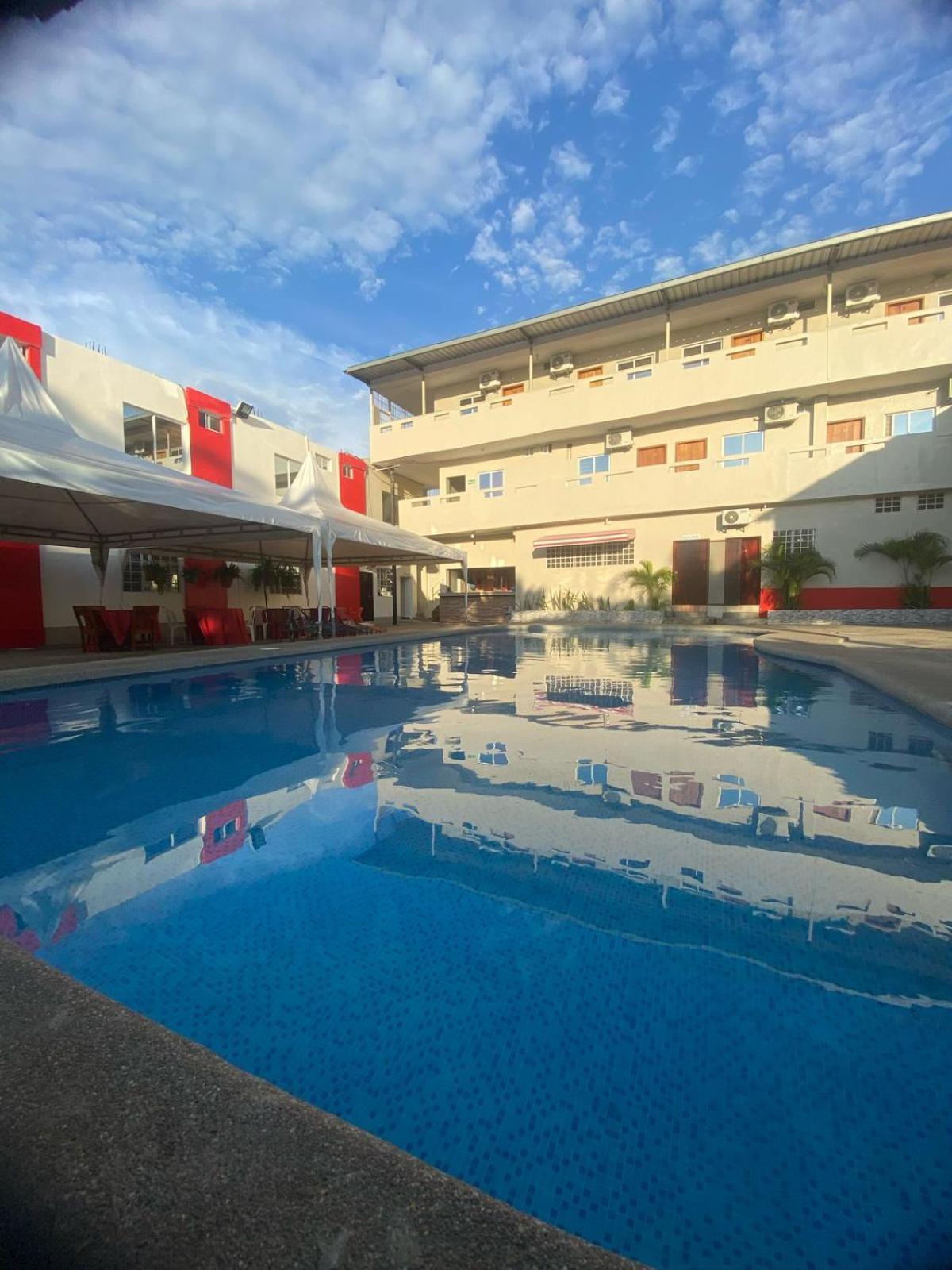 Hotel Pikeiro Blue Манта Экстерьер фото