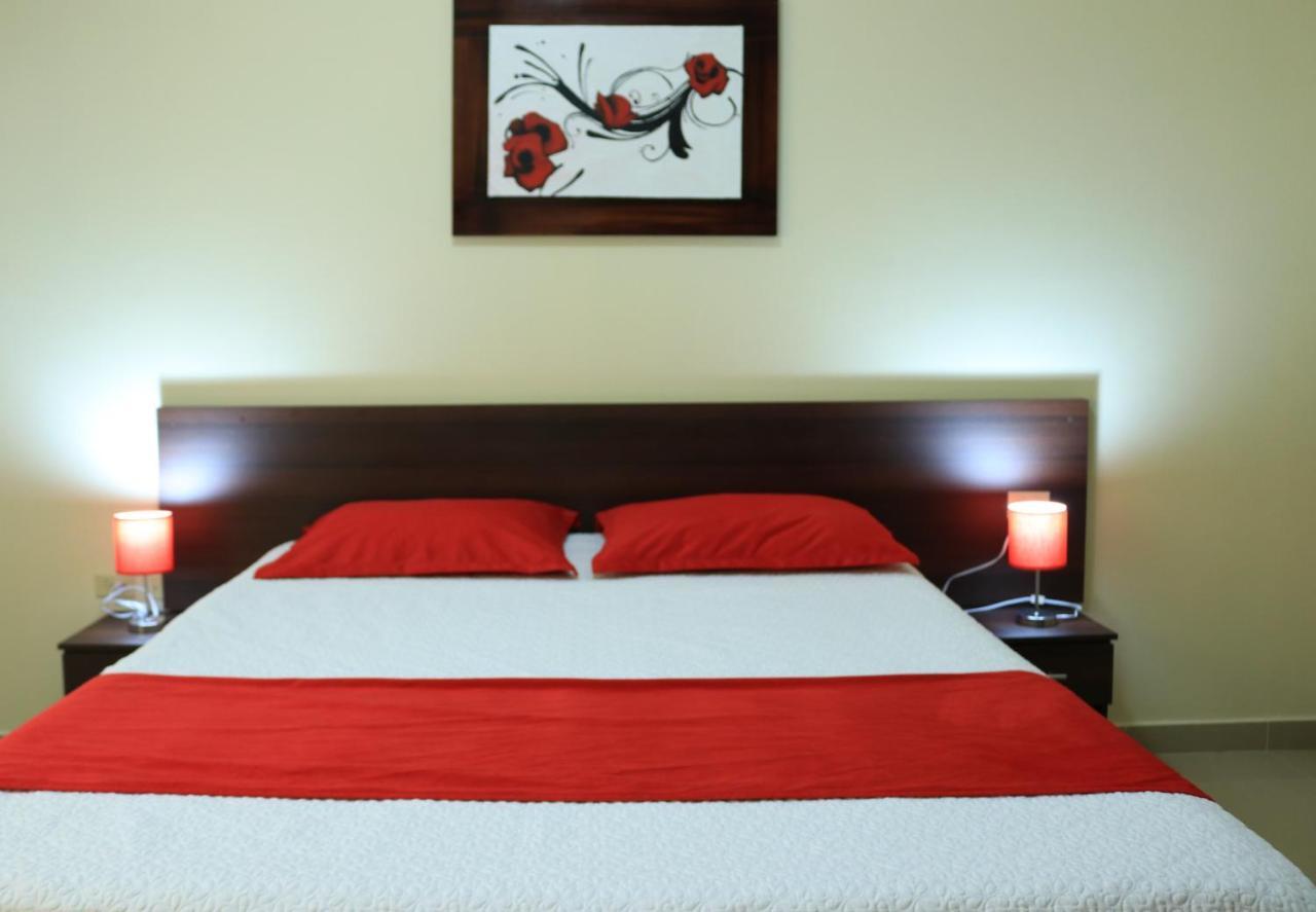 Hotel Pikeiro Blue Манта Экстерьер фото